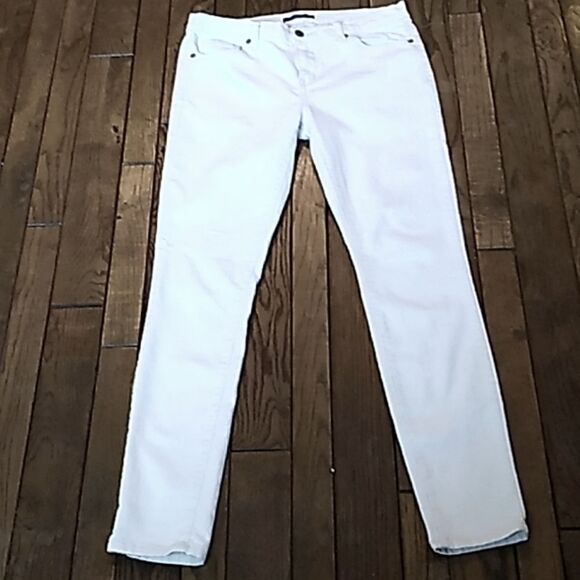 Forever 21 White Skinny Jeans. - Picture 5 of 8